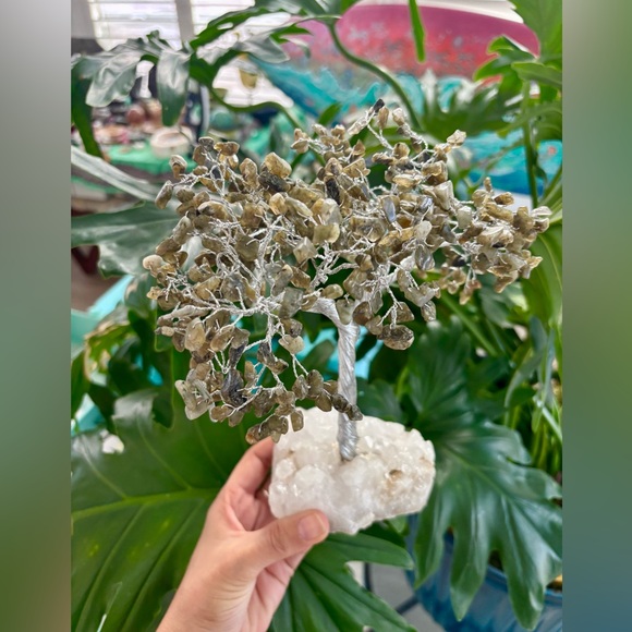 Labradorite Tree from India - Picture 4 of 6